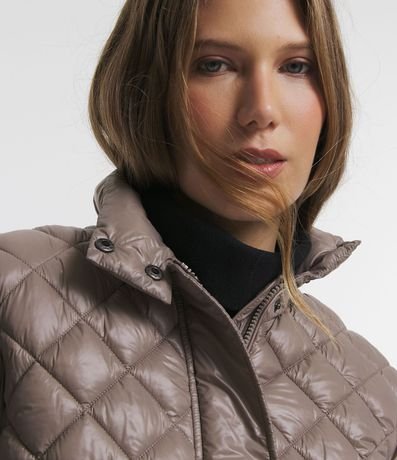 Campera en Poliamida con Grumos y Textura Capitoneada 3