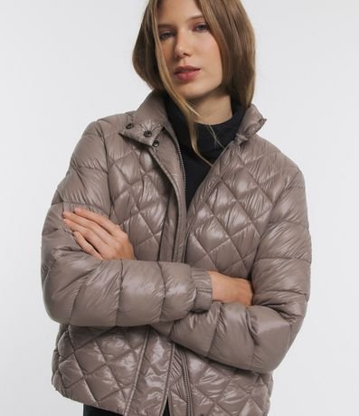 Campera en Poliamida con Grumos y Textura Capitoneada 4