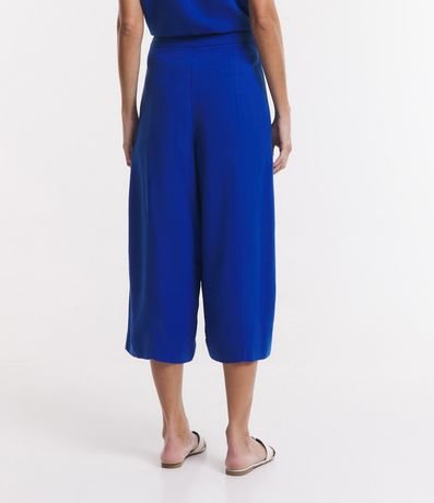Pantalón Pantacourt en Viscolino con Cintura Mediana 3