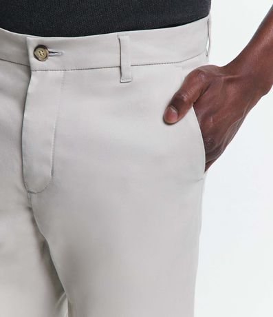 Pantalón Slim en Sarga con Bolsillos Cuchillo 4