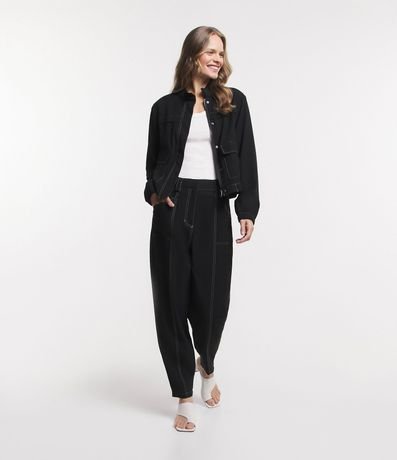 Campera Bomber en Viscosa con Bolsillos Solapa y Pespuntos Contrastantes 2