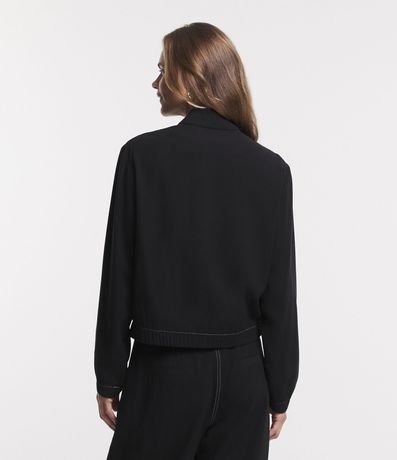 Campera Bomber en Viscosa con Bolsillos Solapa y Pespuntos Contrastantes 3