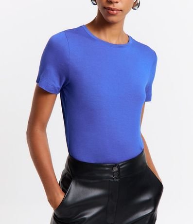 Blusa Básica en Viscosa con Escote Redondo 4