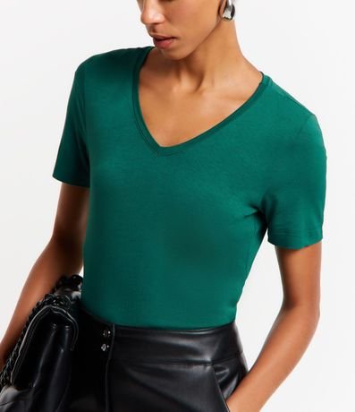 Blusa Básica en Viscosa con Escote V 4