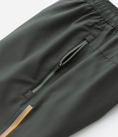 Bermuda Deportiva sin Estampado con Detalles de Colores 10