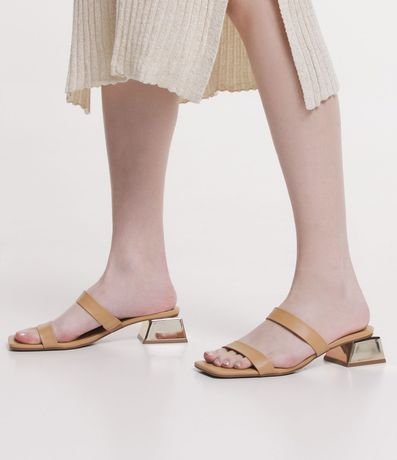 Sandalia Mule con Dos Tiras y Tacón Cromado Bajo 7