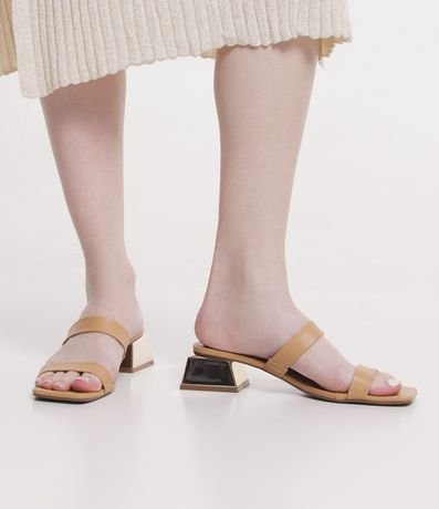 Sandalia Mule con Dos Tiras y Tacón Cromado Bajo 2