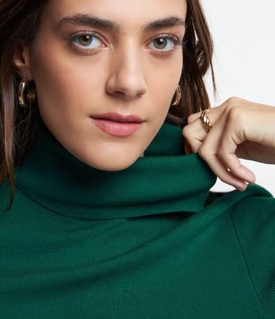 Suéter en Punto con Cuello Alto Estructurado 4