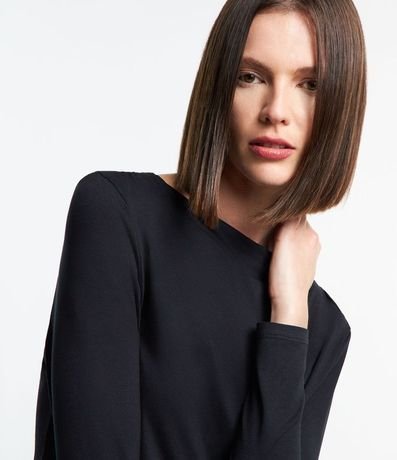 Blusa en Media Malla con Cuello Drapeado 4