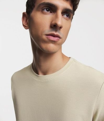 Remera Slim en Algodón con Textura Acanalada 3