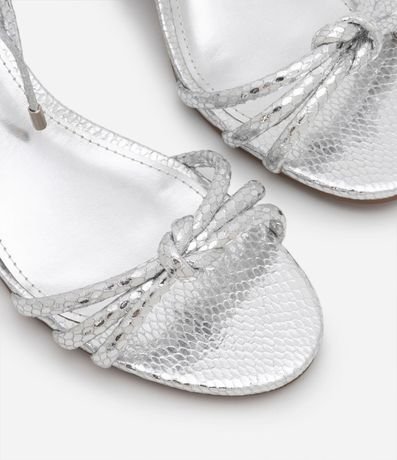 Sandalia con Taco Bloque con Tiras Trenzadas y Textura Crocco 3