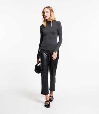Blusa Básica en Viscosa con Cuello Alto 2