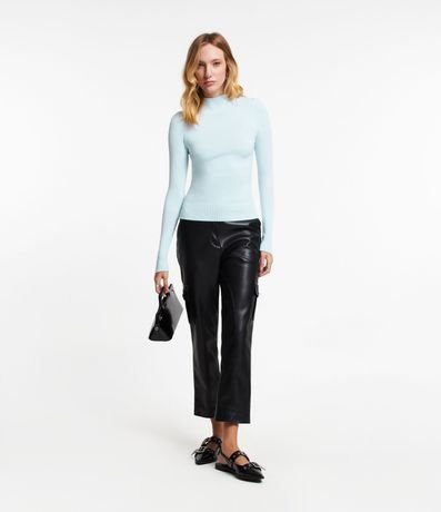 Blusa Básica en Viscosa con Cuello Alto 2