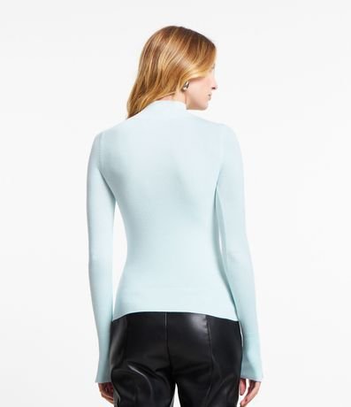 Blusa Básica en Viscosa con Cuello Alto 5