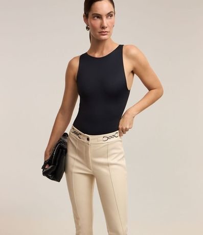 Pantalón Legging en Pu y Detalle de Cadena en la Cintura 2