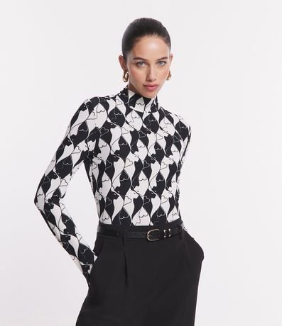 Blusa en Malla Plissage con Cuello Alto y Estampado Corazones 1
