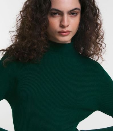 Vestido Corto Evasê en Punto con Cuello Alto 4