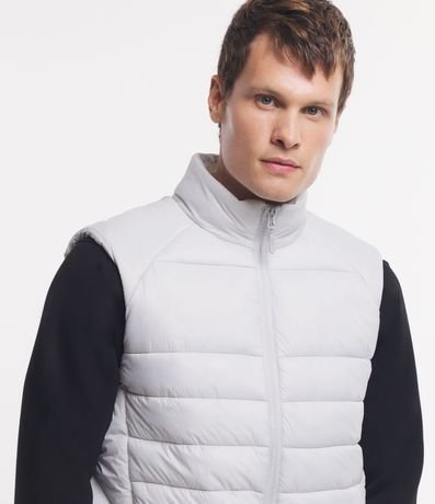 Chaleco Puffer Deportivo con Cuello Alto y Gajos 4
