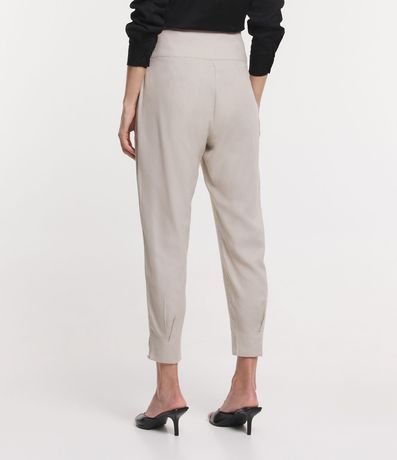 Pantalón Carrot en Lino con Cintura Ancha 3