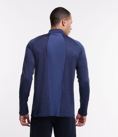 Remera Deportiva Térmica con Cremallera en el Cuello y Recortes 3