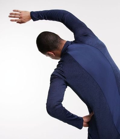 Remera Deportiva Térmica con Cremallera en el Cuello y Recortes 4