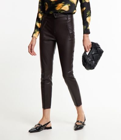 Pantalón Skinny en Material Sintético con Botón en la Cintura y Recortes 2