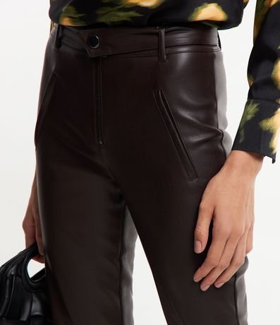 Pantalón Skinny en Material Sintético con Botón en la Cintura y Recortes 3