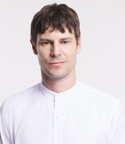 Camisa Regular Básica en Oxford con Cuello Padre 4