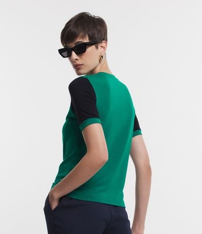 Blusa en Viscosa con Recortes Assimétricos y Bloques de Color 5