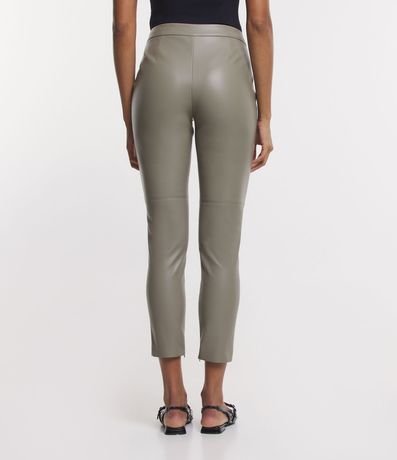 Pantalón Legging con Material Sintético y Abotonado Delantero 4