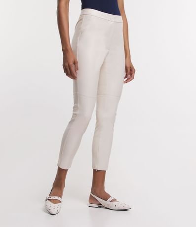 Pantalón Legging con Material Sintético y Abotonado Delantero 3