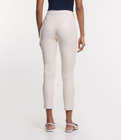 Pantalón Legging con Material Sintético y Abotonado Delantero 4