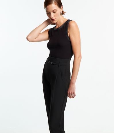 Pantalón Carrot Sastrería con Detalle de Metal en la Cintura 2