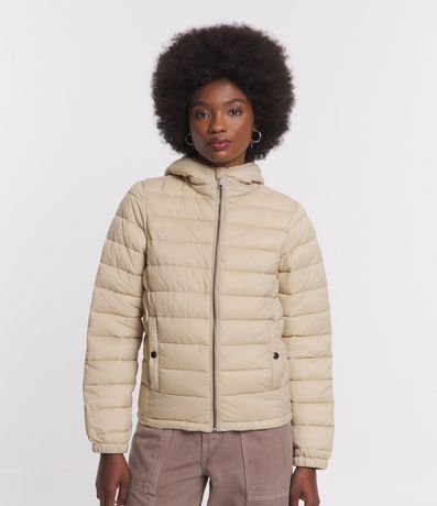 Campera Ultra Leve con Capucha y Bolsillos con Botón 5