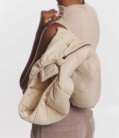 Campera Ultra Leve con Capucha y Bolsillos con Botón 7