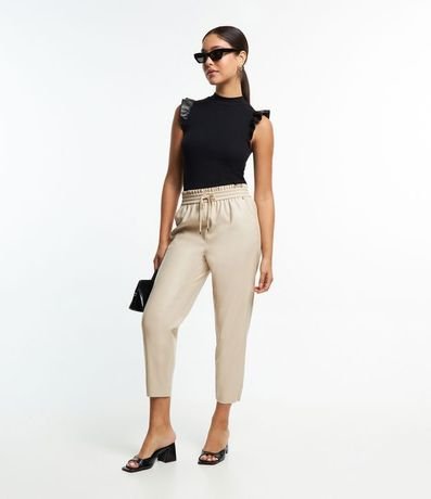 Pantalón Carrot en Material Sintético con Cintura Elastica
