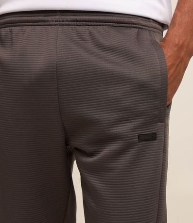 Pantalón Deportiva con Textura y Recorte en la Parte Baja 5