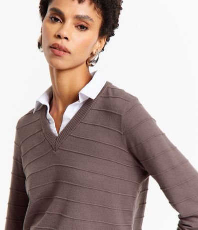 Blusa de Punto Liviano con Bajo y Cuello Camiseros 3