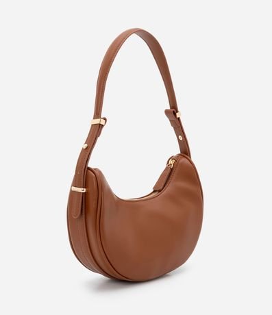 Bolso Baguette Media Luna con Detalles en Metal en la Correa 2