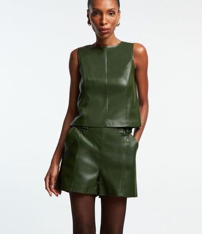 Short Recto con Elástico en la Espalda y Detalle en Hebilla 2