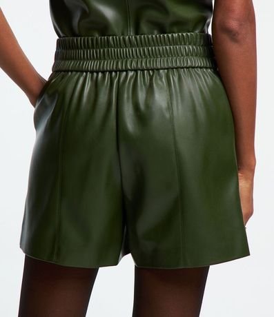 Short Recto con Elástico en la Espalda y Detalle en Hebilla 5