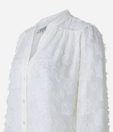 Camisa en Chiffon con Abotonado y Textura con Felpas 10
