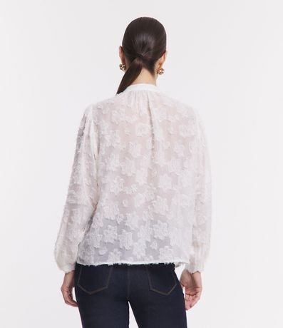 Camisa en Chiffon con Abotonado y Textura con Felpas 5