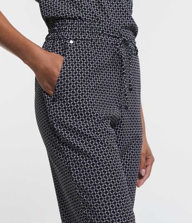 Pantalón Carrot en Crepé con Estampa Geométrica 3