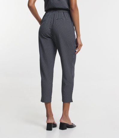 Pantalón Carrot en Crepé con Estampa Geométrica 4