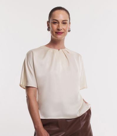 Blusa en Tejido Satinado con Pliegues en el Cuello 3