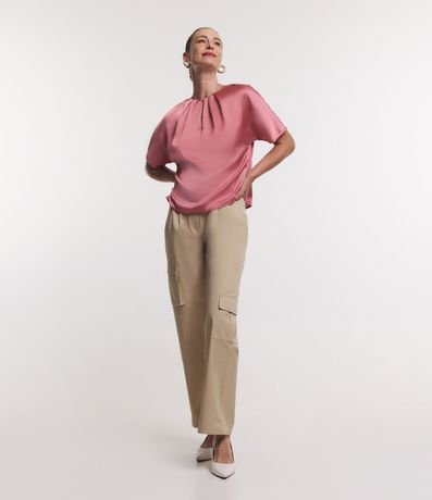 Blusa en Tejido Satinado con Pliegues en el Cuello 2