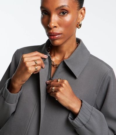 Campera Bomber en Suedine con Cuello Camisero 3