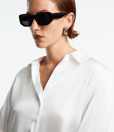 Camisa en Satén con Recortes y Botones 3