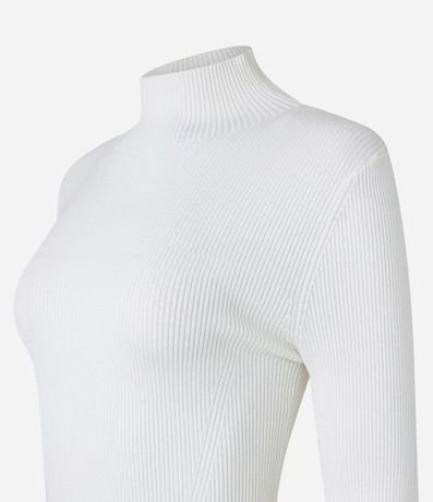 Vestido Corto Evasê en Punto con Cuello Alto 7